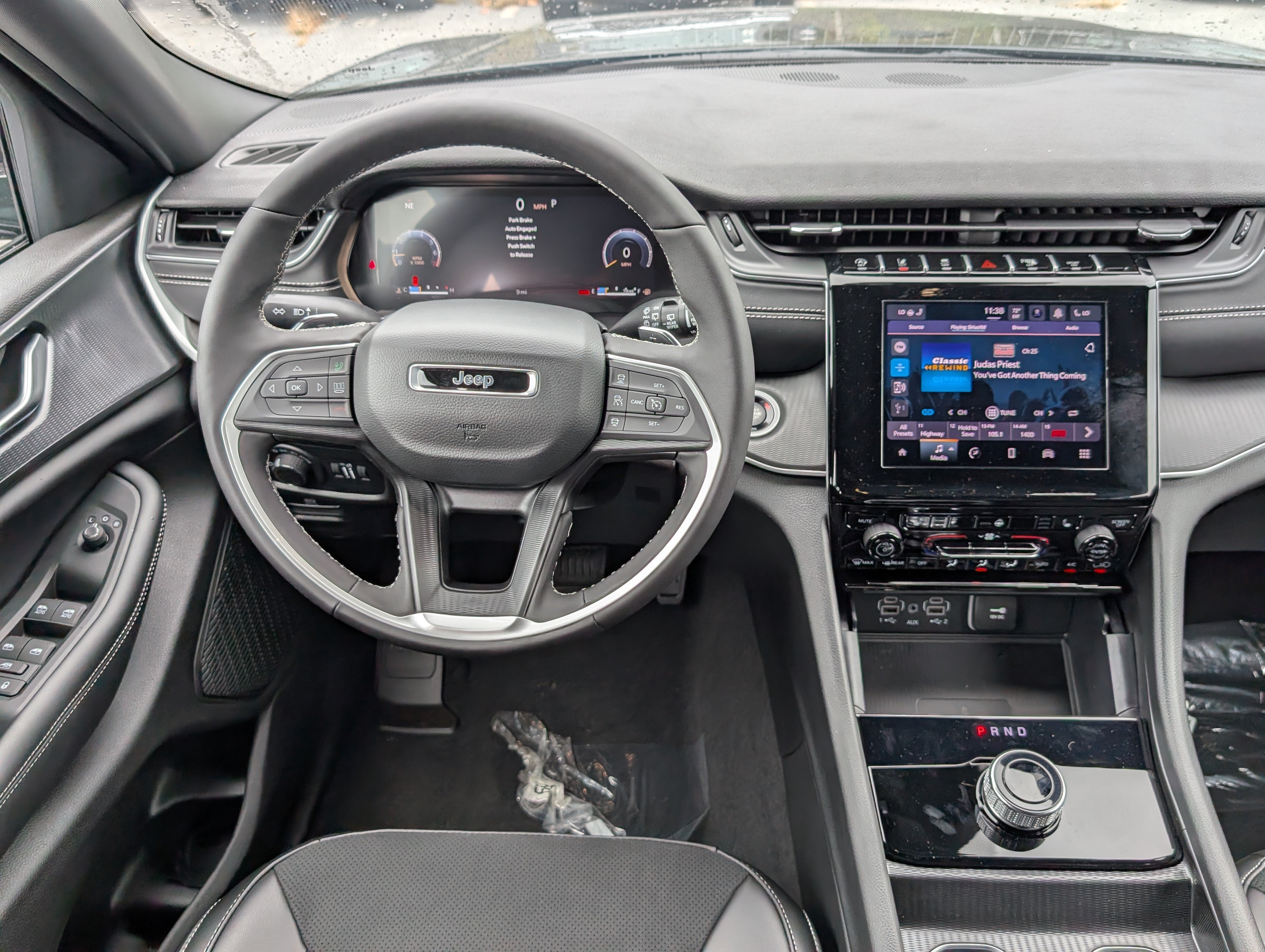 New 2025 Jeep Grand Cherokee Altitude AWD/4WD image 15