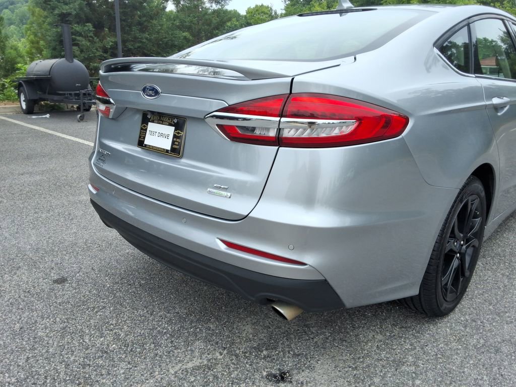 Used 2020 Ford Fusion SE w/ Equipment Group 151A FWD image 14