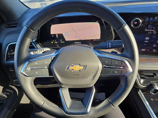 Used 2025 Chevrolet Suburban LT image 17