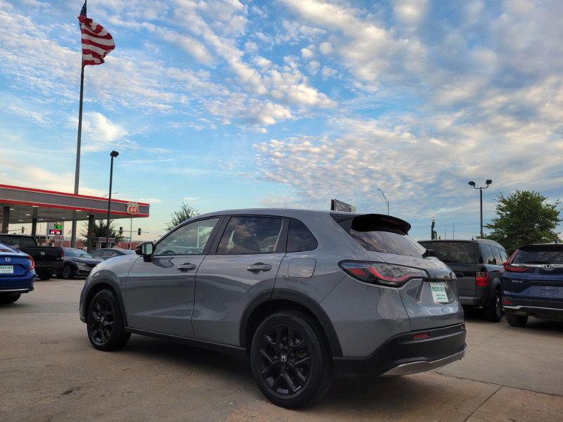 Used 2025 Honda HR-V Sport image 5