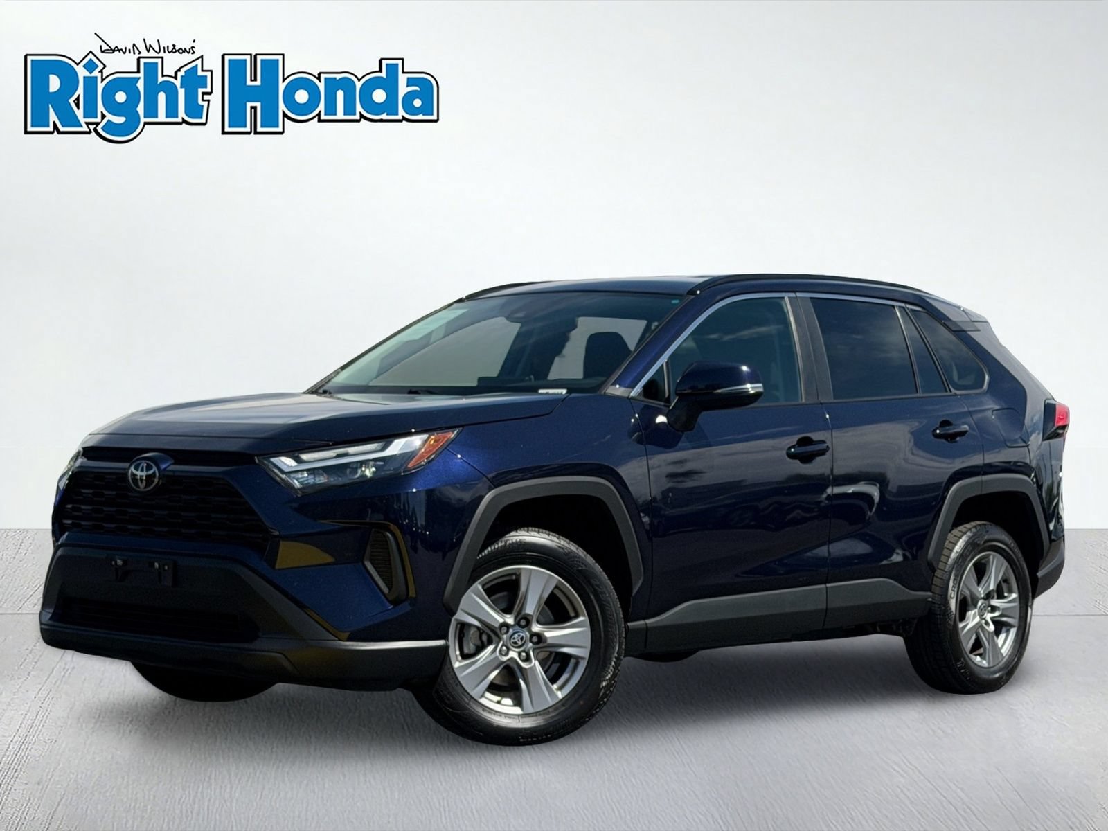 Used 2024 Toyota RAV4 XLE FWD video 2