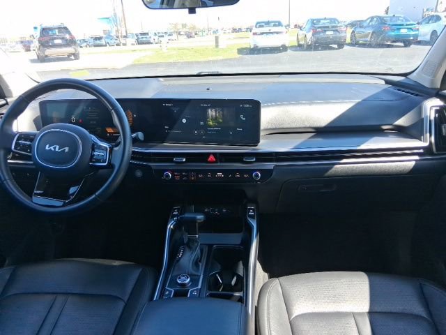 Used 2024 Kia Sorento S image 11
