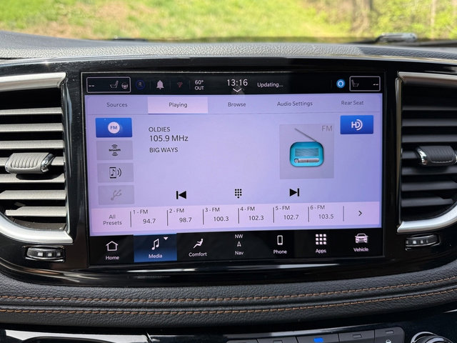 Used 2022 Chrysler Pacifica Pinnacle AWD/4WD image 28