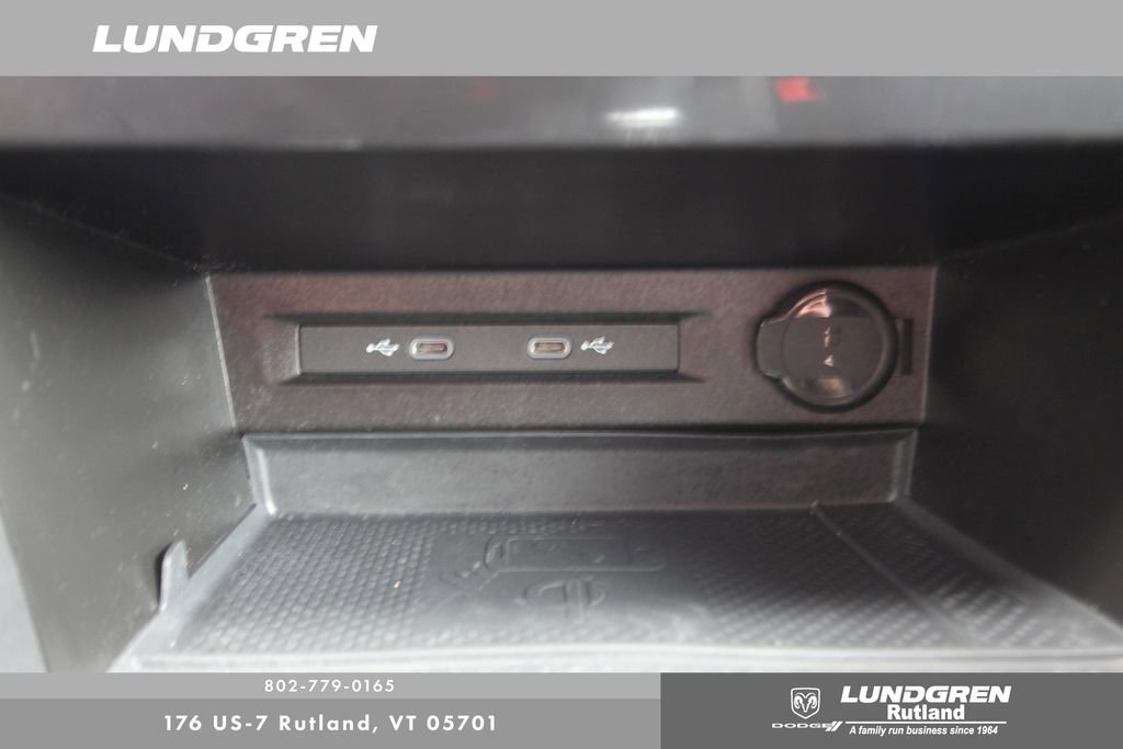 Used 2023 Volkswagen Tiguan SE R-Line image 25