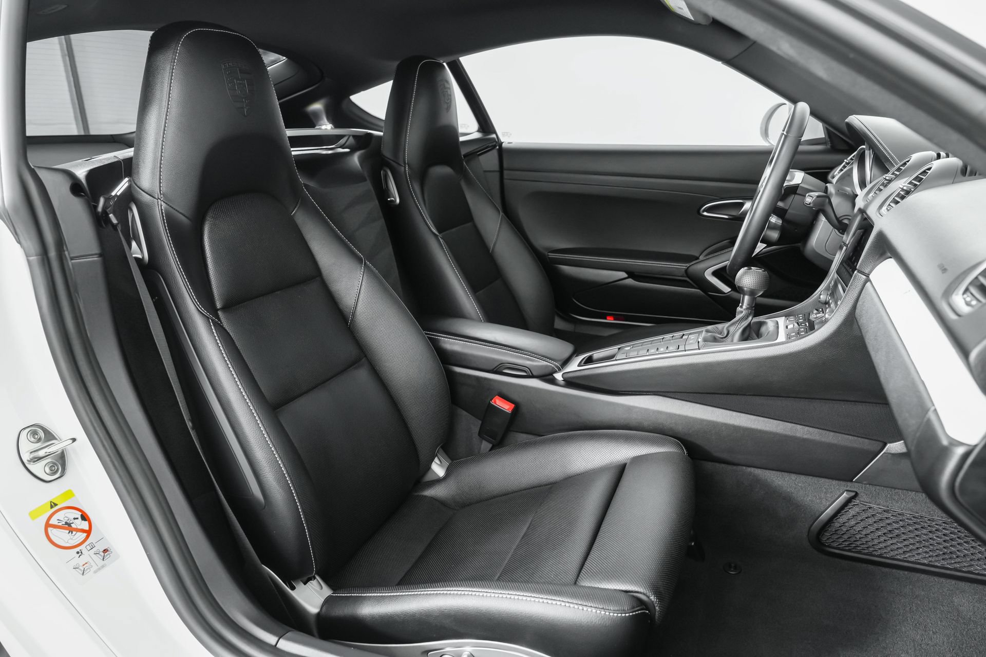 Used 2025 Porsche 718 Cayman RWD image 8