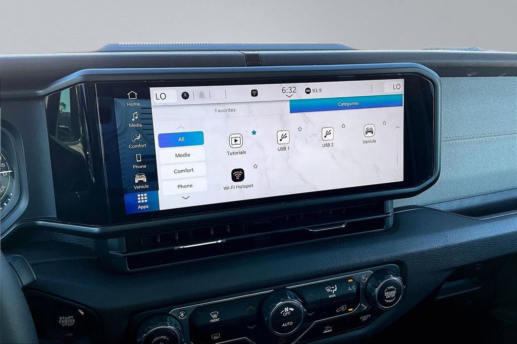 Used 2024 Jeep Wrangler Unlimited image 9