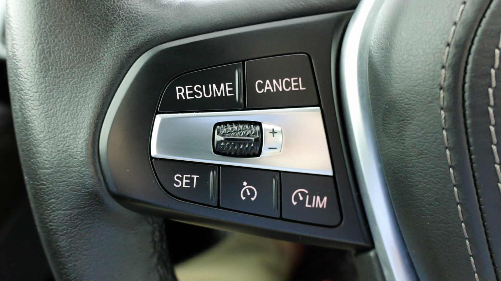 Used 2022 BMW X5 xDrive40i w/ Parking Assistance Package image 44