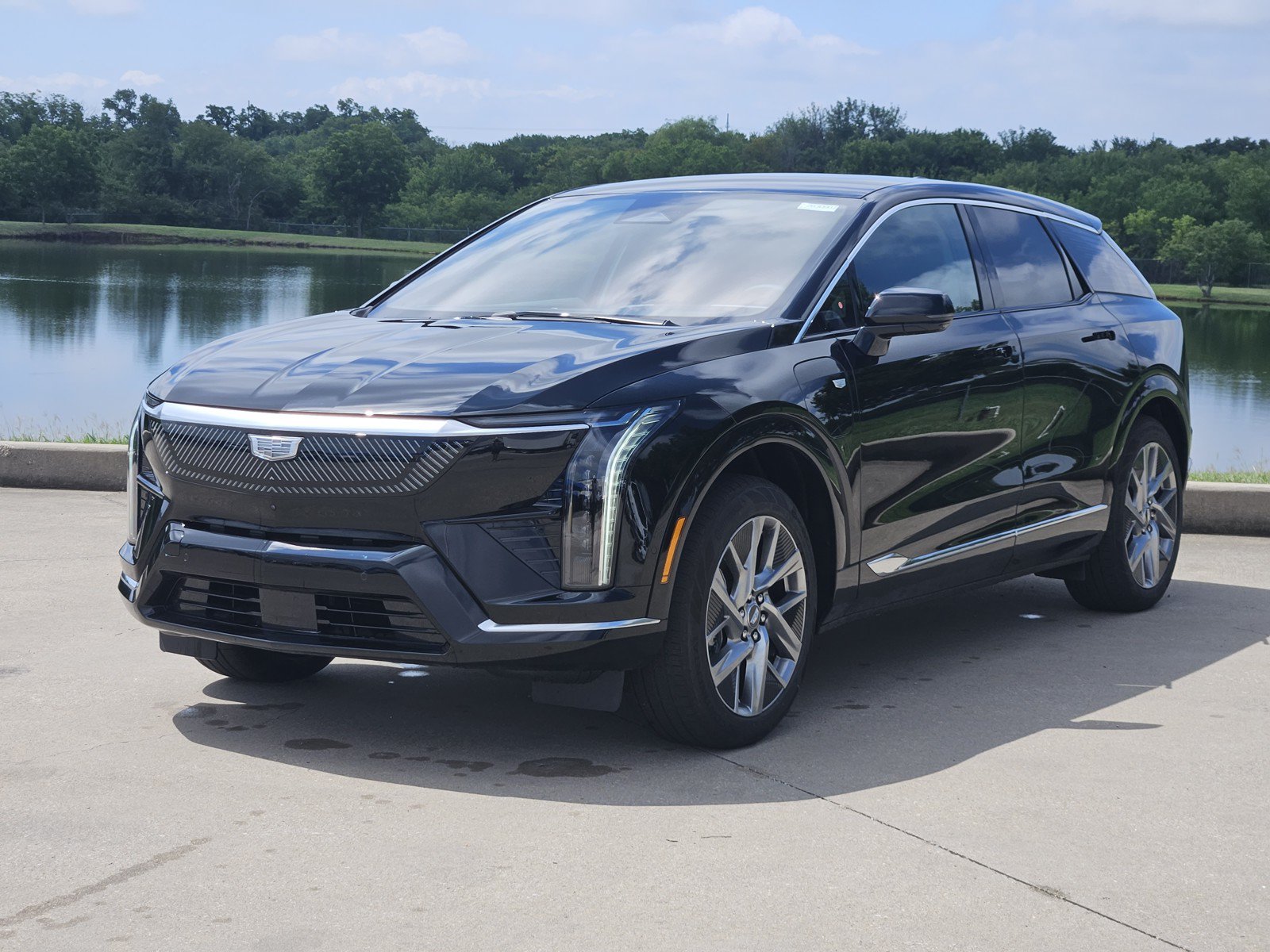 New 2026 Cadillac Optiq Luxury 1 RWD image 2