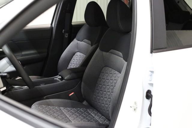 New 2026 Nissan Kicks SV image 9