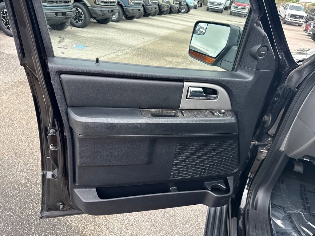 Used 2016 Ford Expedition Limited image 14