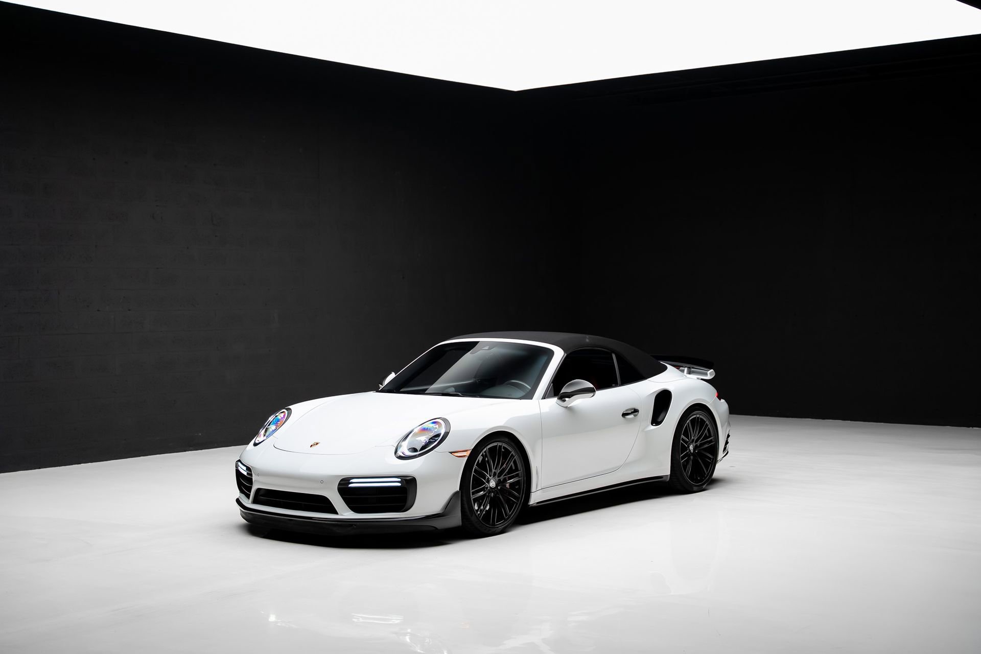 Used 2019 Porsche 911 Turbo image 4