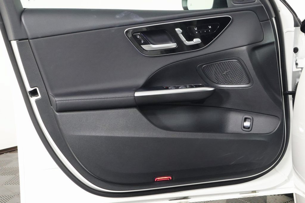 Used 2025 Mercedes-Benz C 300 Sedan image 12