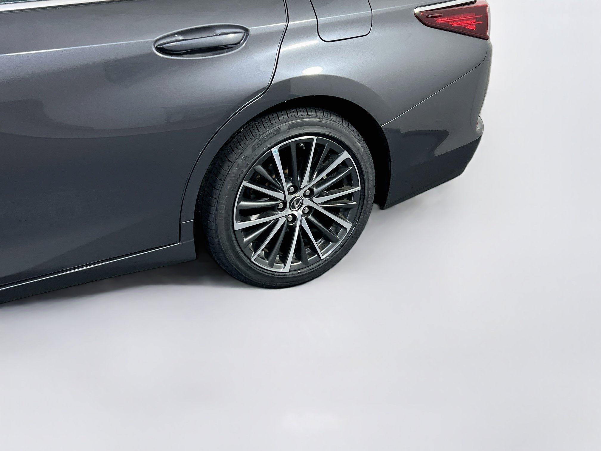 Used 2023 Lexus ES 350 w/ Premium Package FWD image 30