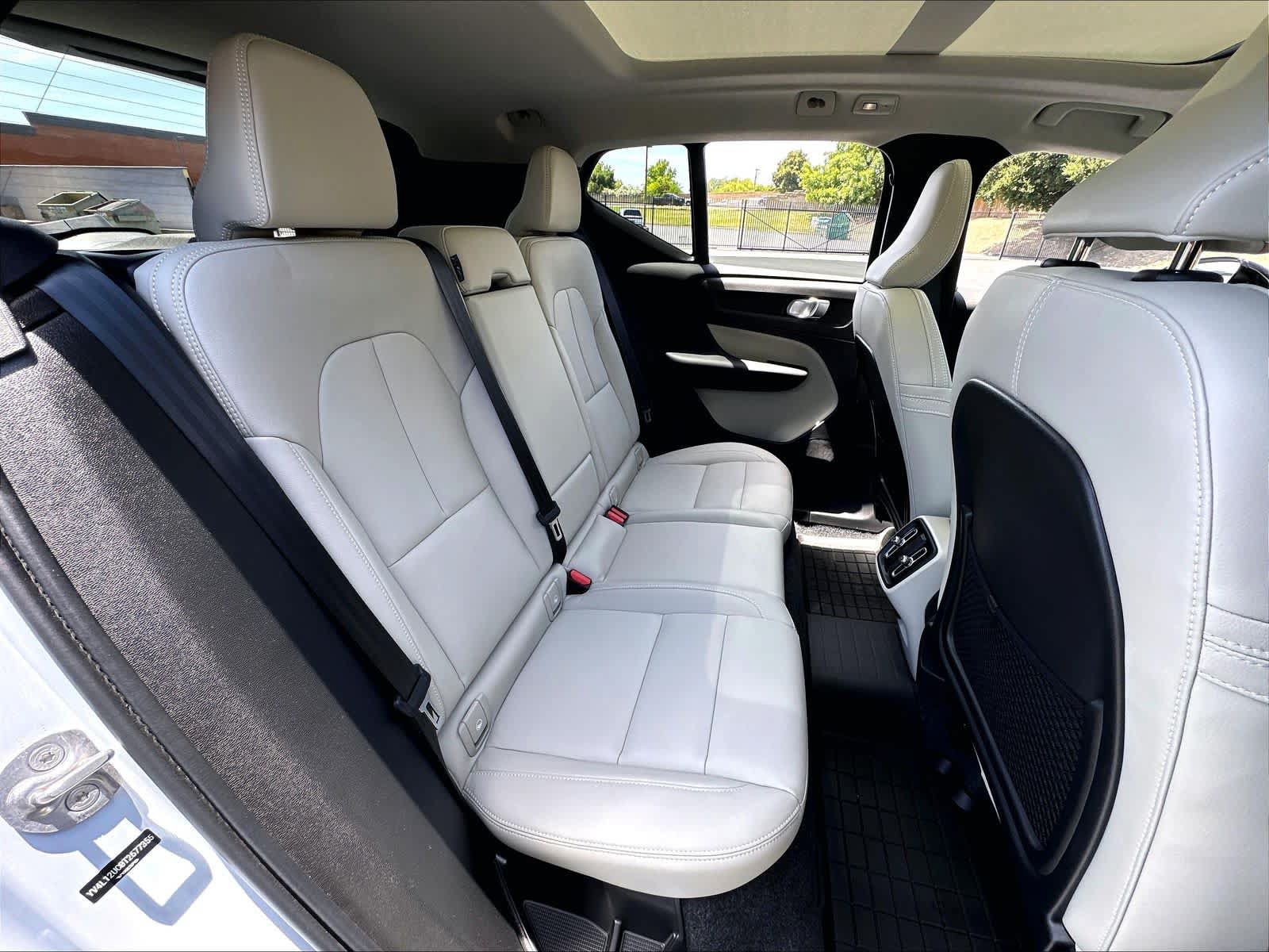 Used 2026 Volvo XC40 B5 Plus w/ Protection Package Premier AWD/4WD image 30