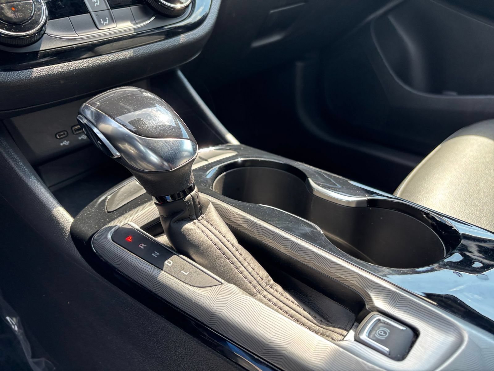 Used 2025 Buick Envista Sport Touring FWD image 39