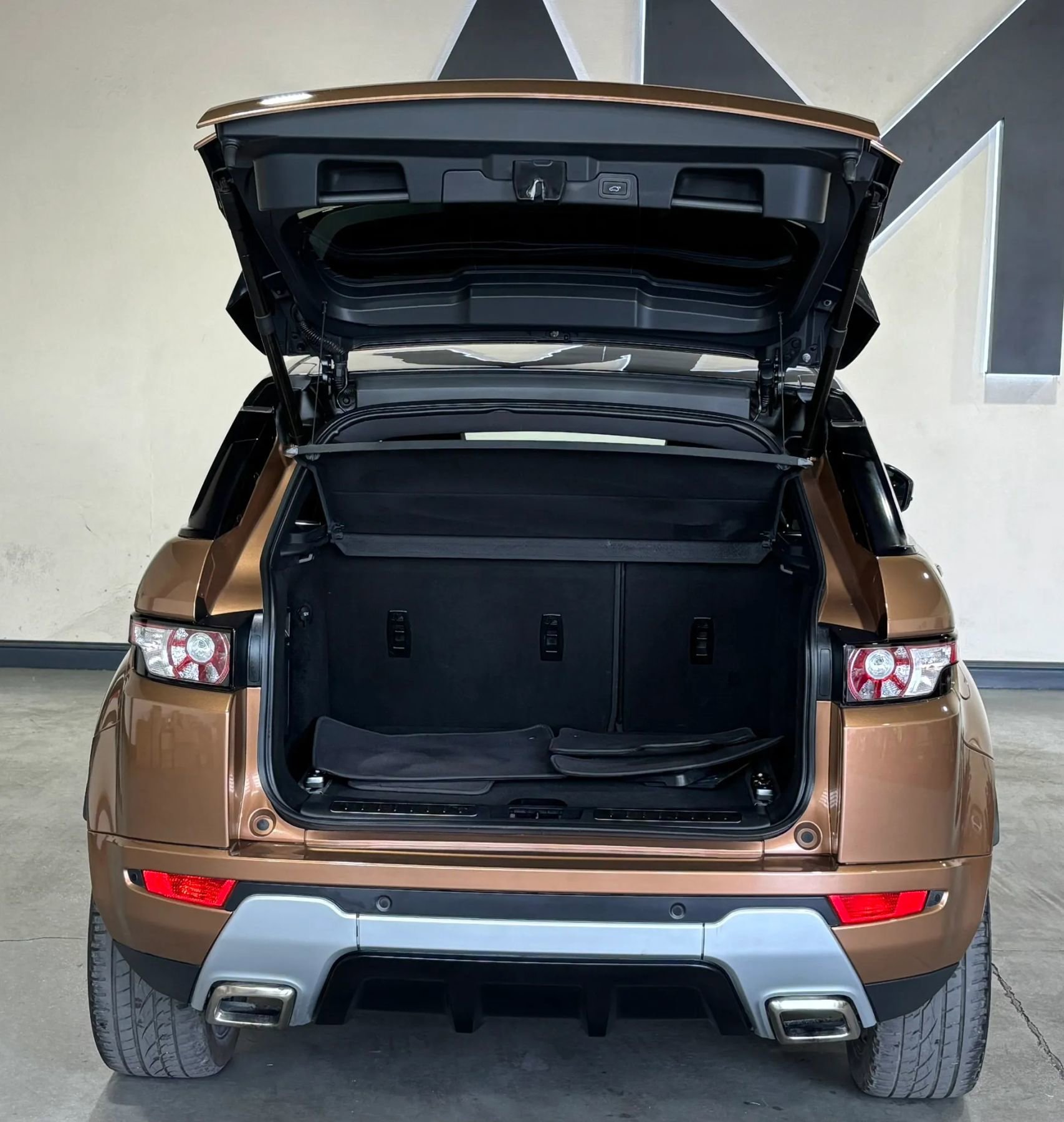 Used 2014 Land Rover Range Rover Evoque Dynamic image 9