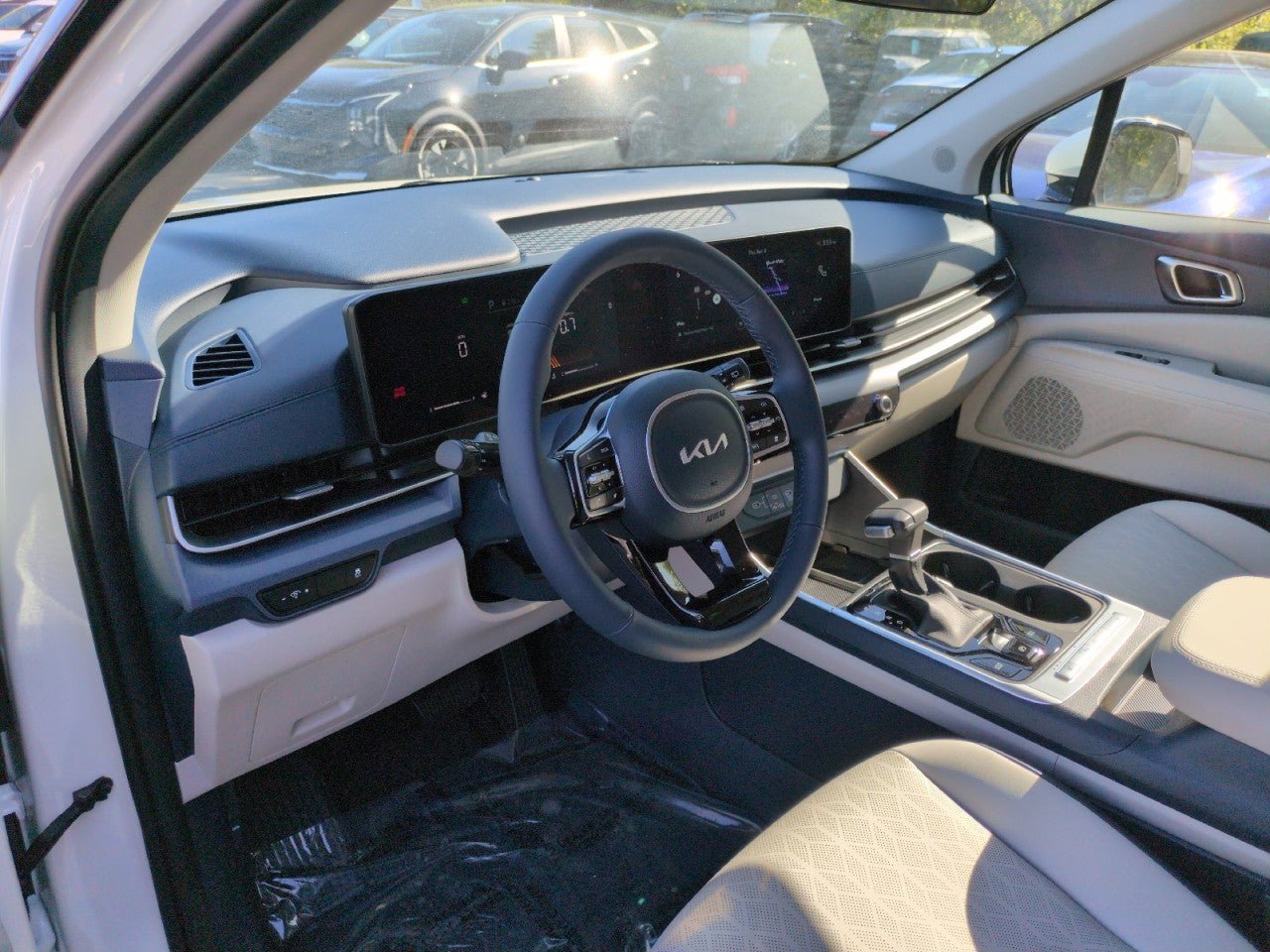 New 2026 Kia Carnival EX FWD image 18