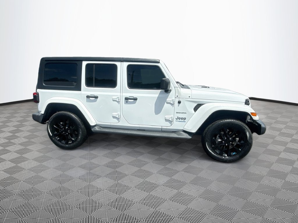 Used 2022 Jeep Wrangler Unlimited Sahara AWD/4WD image 5