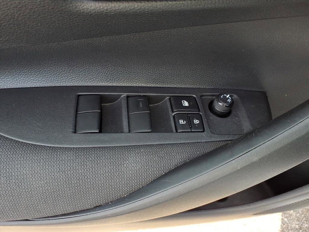 Used 2025 Toyota Corolla LE image 25