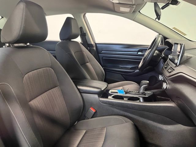 Used 2024 Nissan Altima 2.5 SV image 10