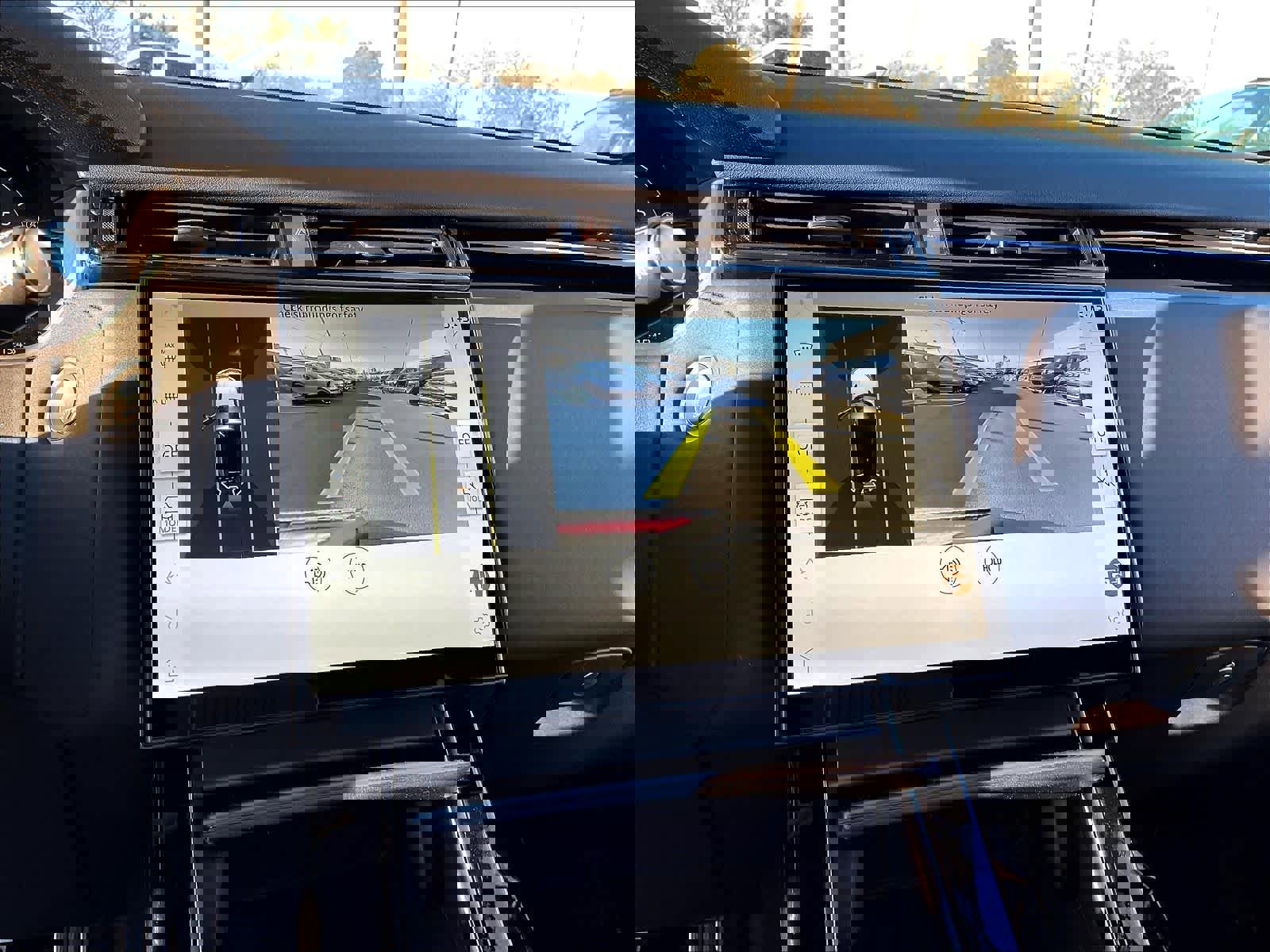 New 2025 Land Rover Range Rover Velar Dynamic SE AWD/4WD image 20