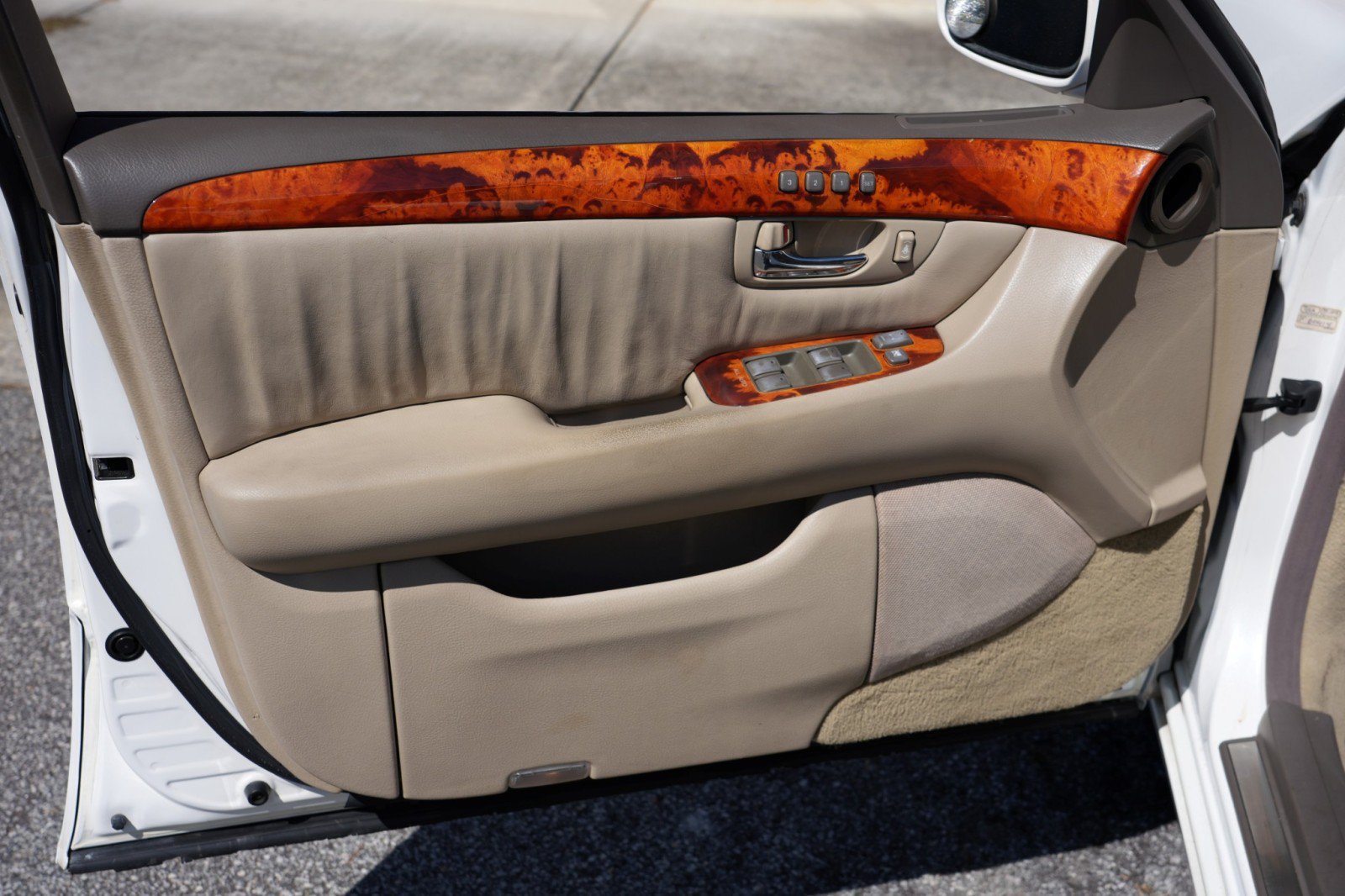 Used 2002 Lexus LS 430 w/ Navigation/Mark Levinson Pkg RWD image 38