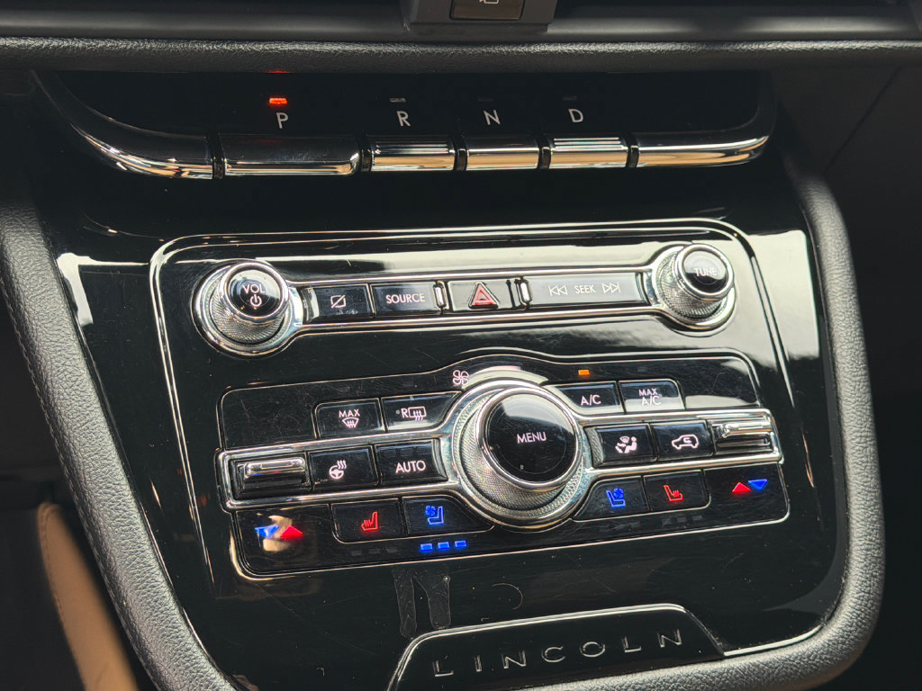 Used 2022 Lincoln Corsair Reserve w/ Luxury Package FWD image 31