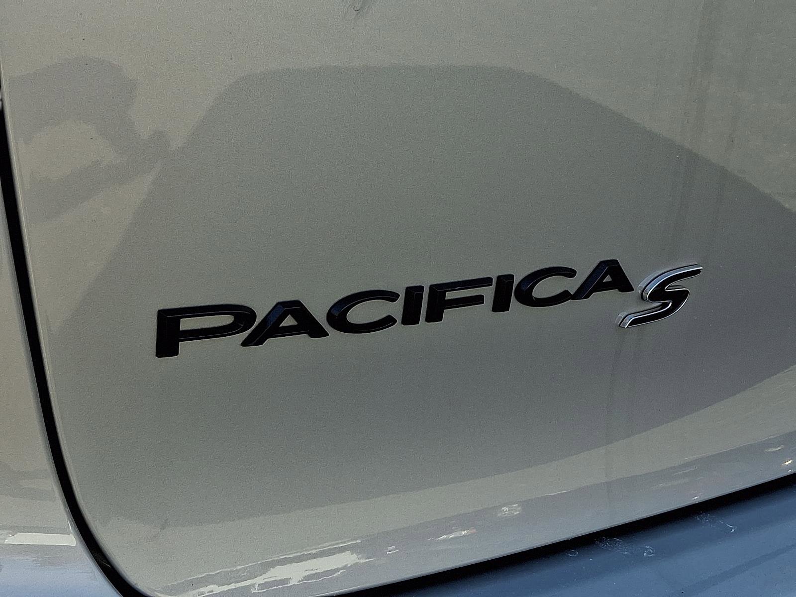 New 2026 Chrysler Pacifica Select w/ S Appearance Package image 16
