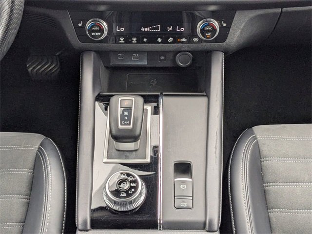 Used 2024 Mitsubishi Outlander SE image 18