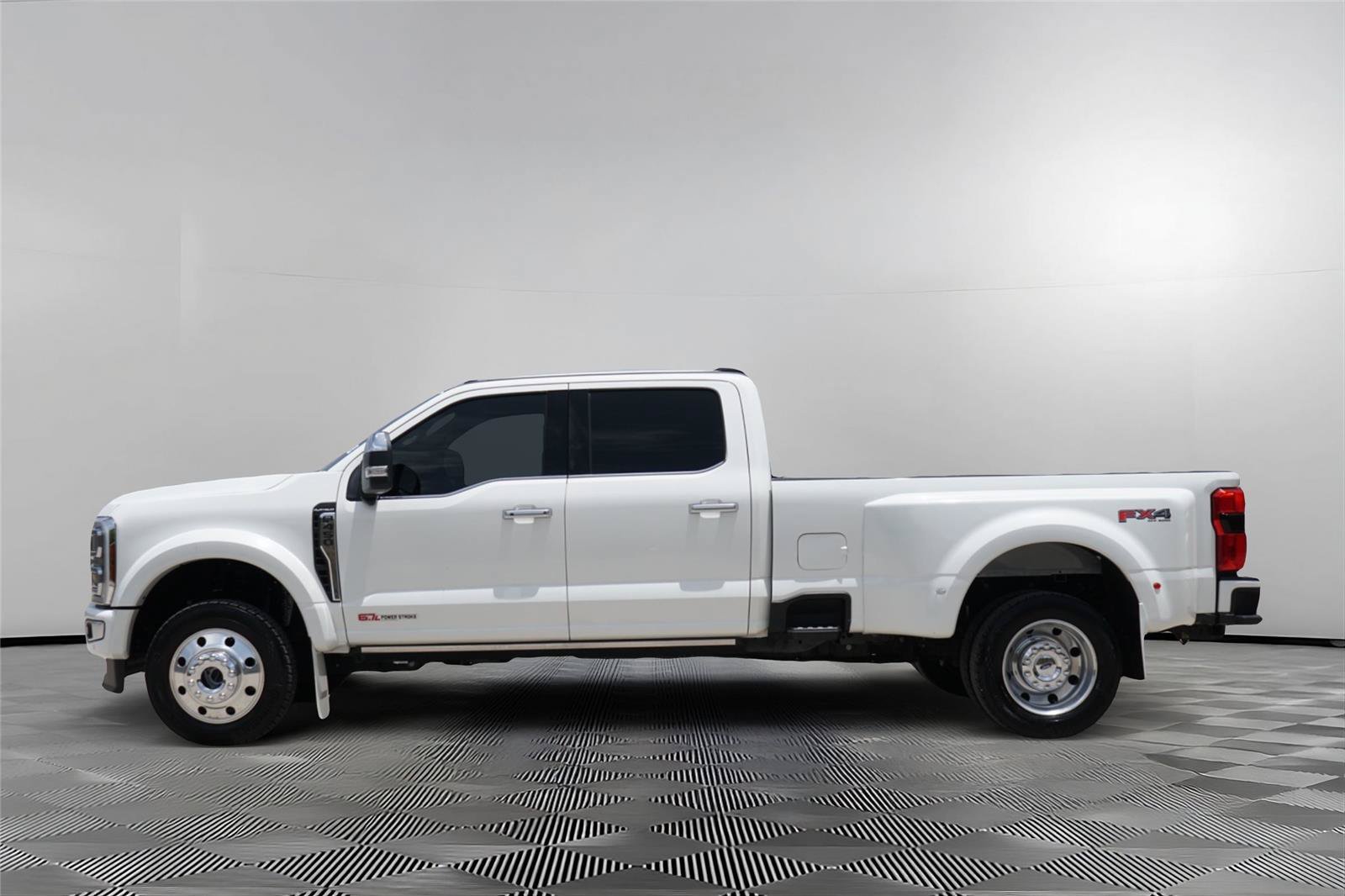 Used 2025 Ford F450 Platinum w/ Platinum Plus Package AWD/4WD image 7