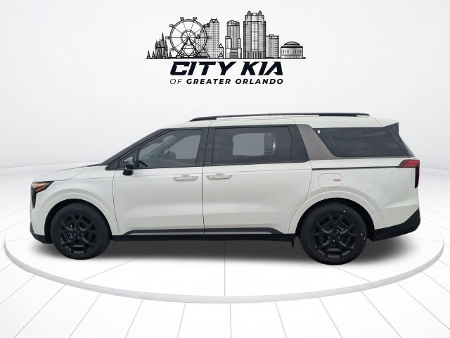 Certified 2025 Kia Carnival SX FWD image 2