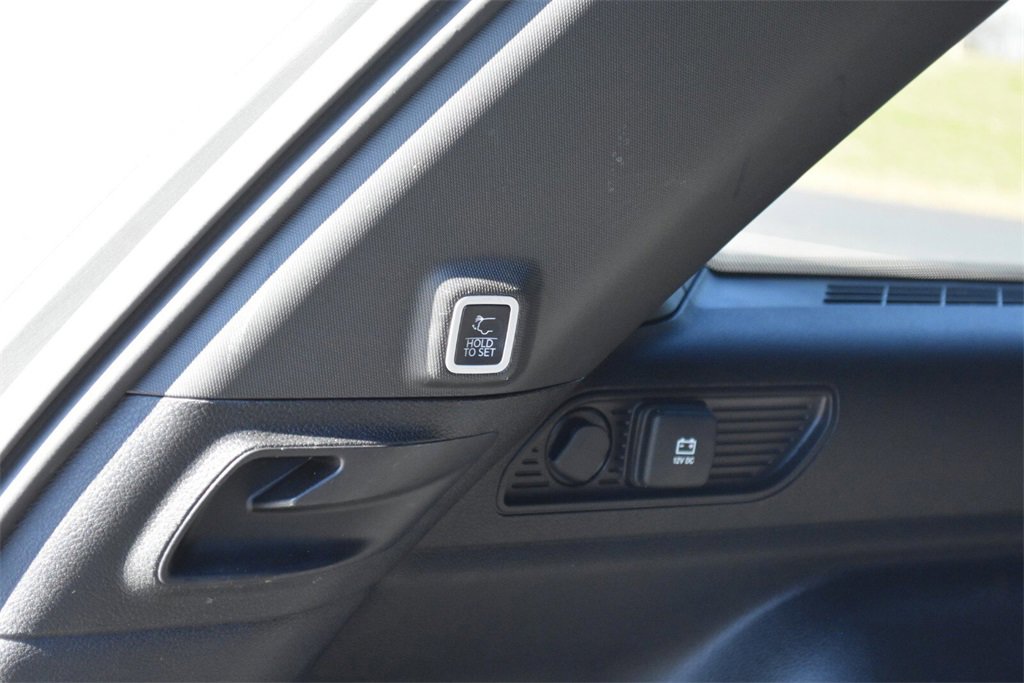 Used 2024 Jeep Grand Cherokee Altitude image 36