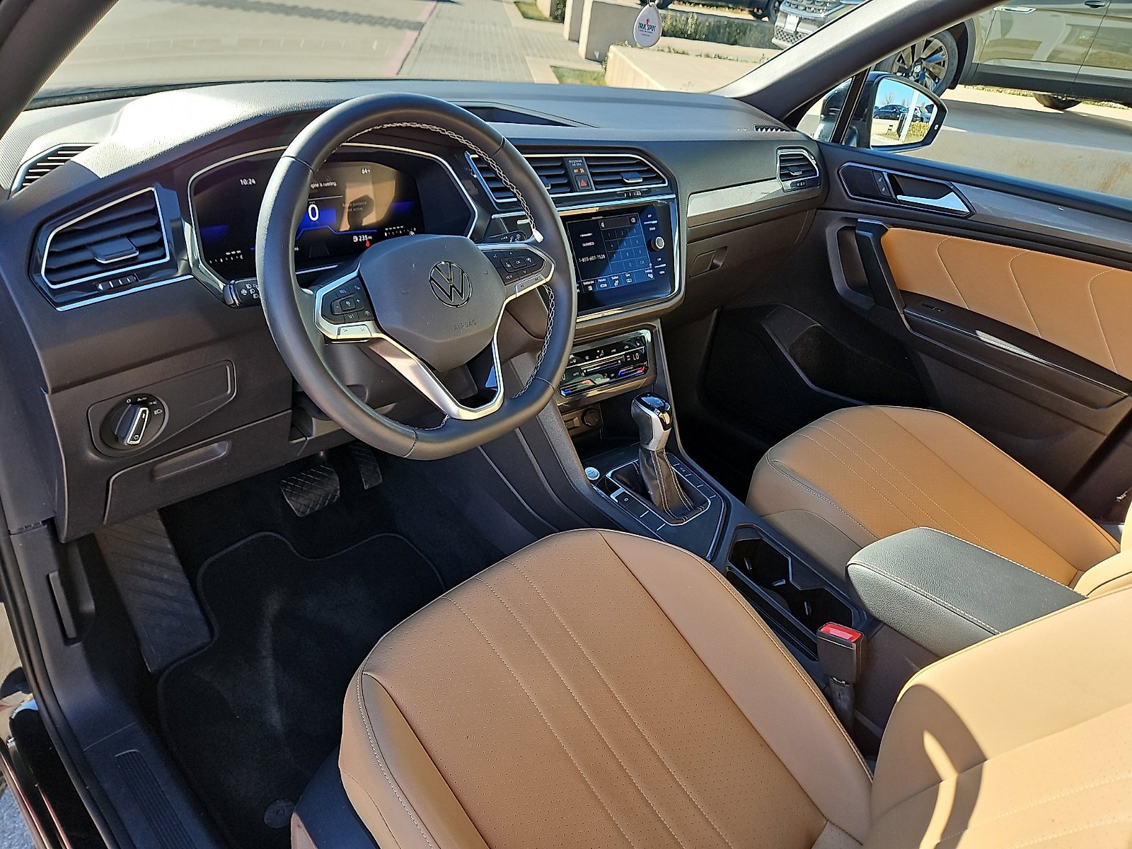 Certified 2023 Volkswagen Tiguan SE image 11