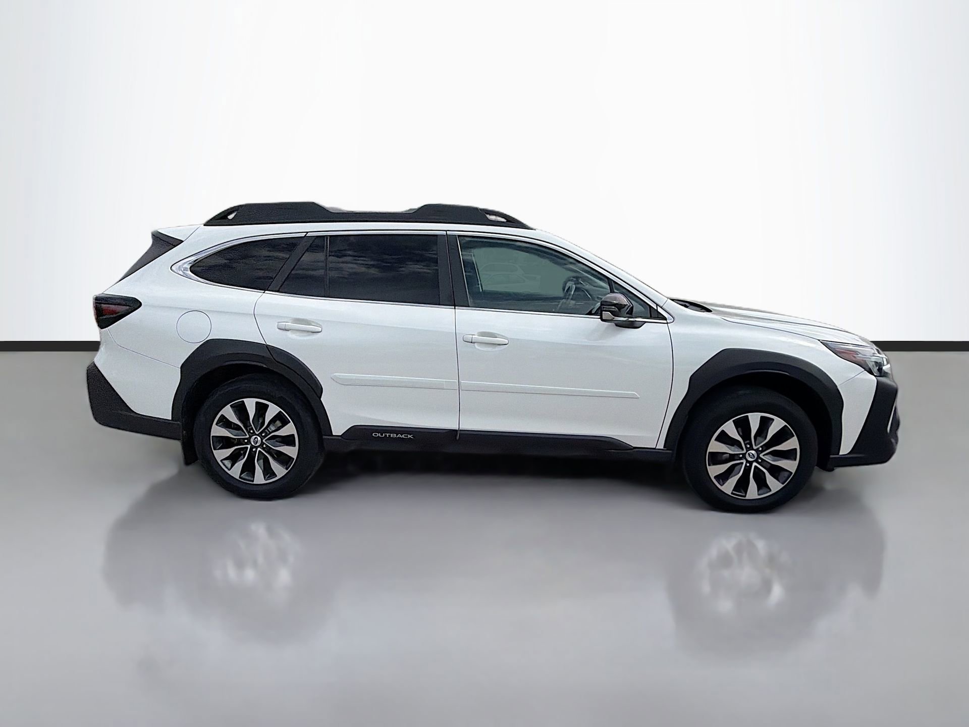 Used 2023 Subaru Outback Limited XT image 3