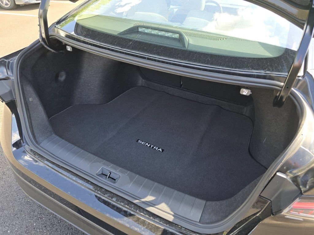 New 2026 Nissan Sentra SL w/ Floor Mat Package FWD image 17