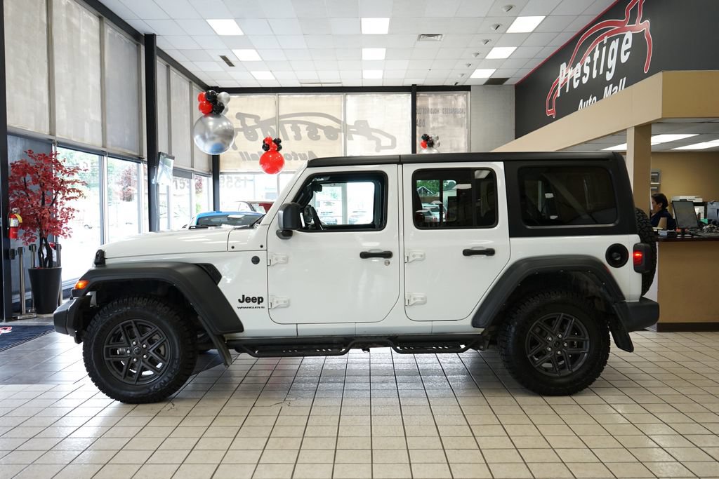 Used 2024 Jeep Wrangler Unlimited Sport AWD/4WD image 3