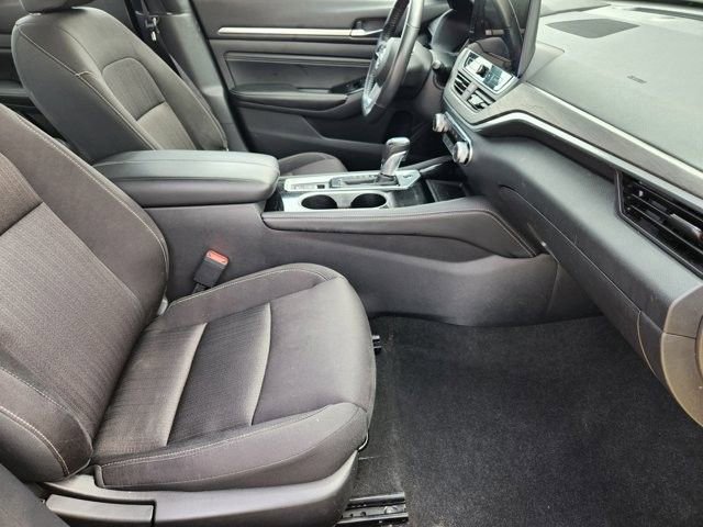 Used 2023 Nissan Altima 2.5 SV w/ SV Premium Package FWD image 13