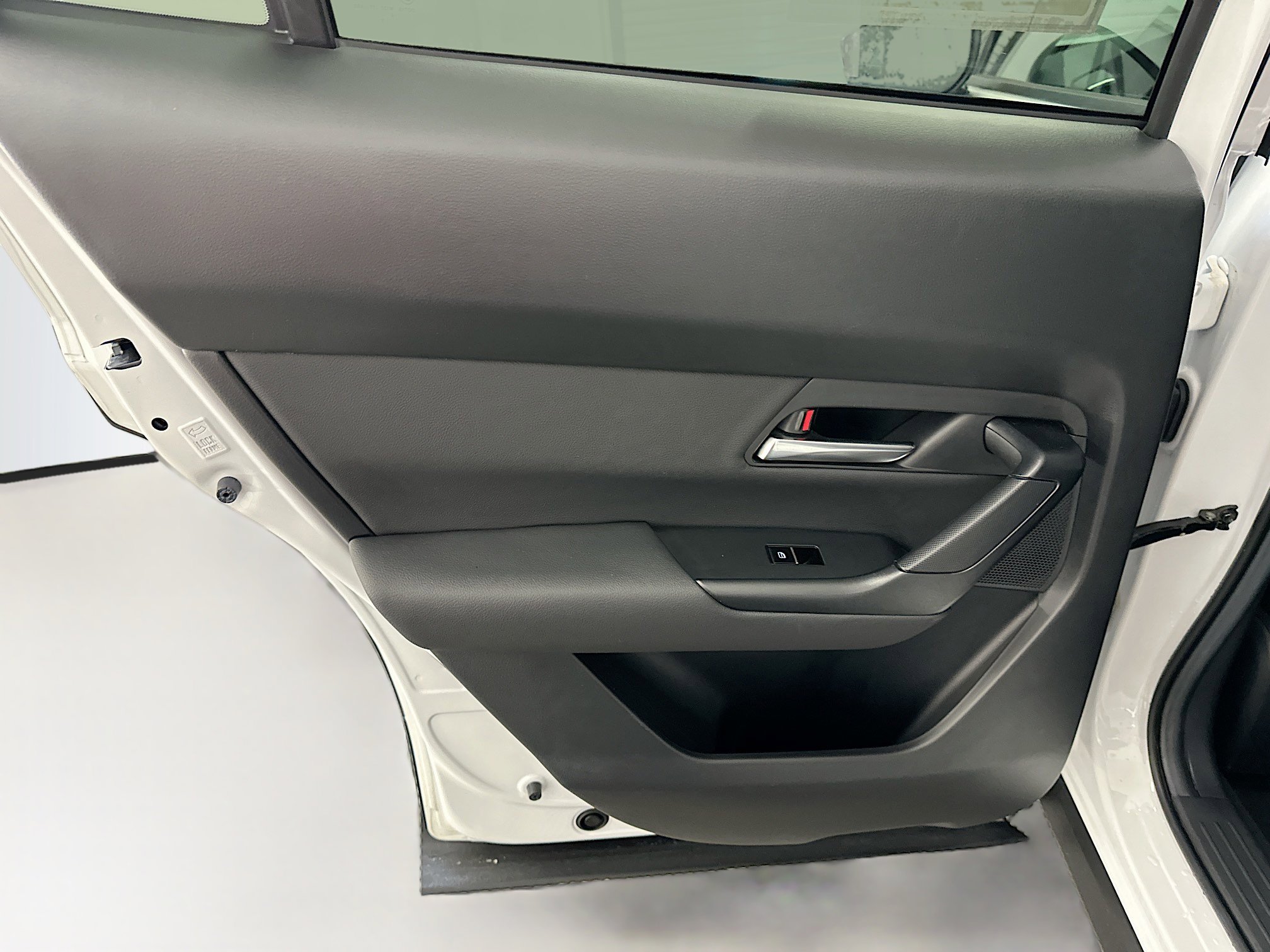 Used 2025 MAZDA CX-50 AWD 2.5 S w/ Premium Plus Pkg image 28