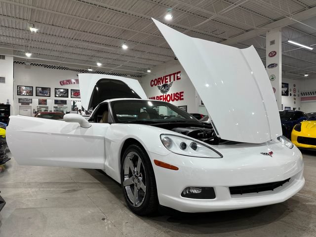 Used 2007 Chevrolet Corvette Coupe w/ Preferred Equipment Group RWD image 29