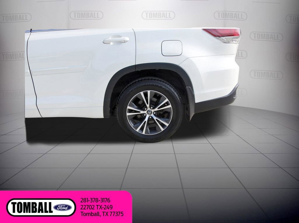 Used 2016 Toyota Highlander XLE FWD image 35