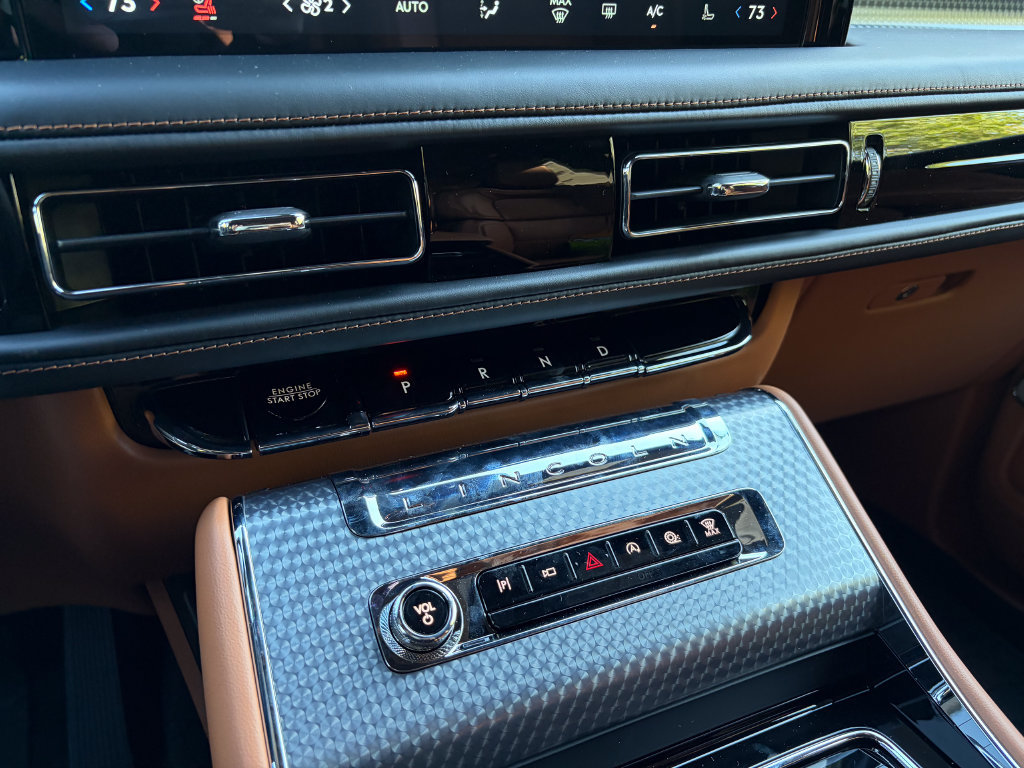 New 2027 Lincoln Aviator Black Label AWD/4WD image 45