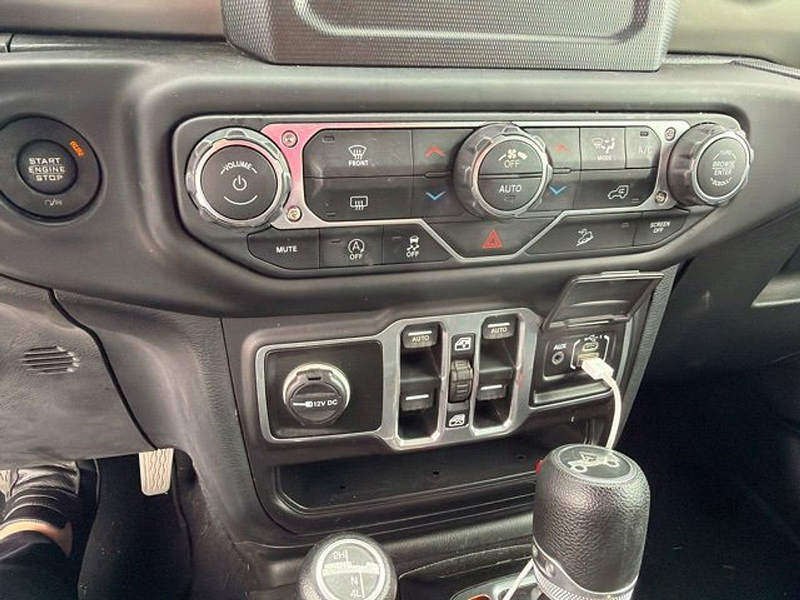 Used 2018 Jeep Wrangler Unlimited Sport S AWD/4WD image 13