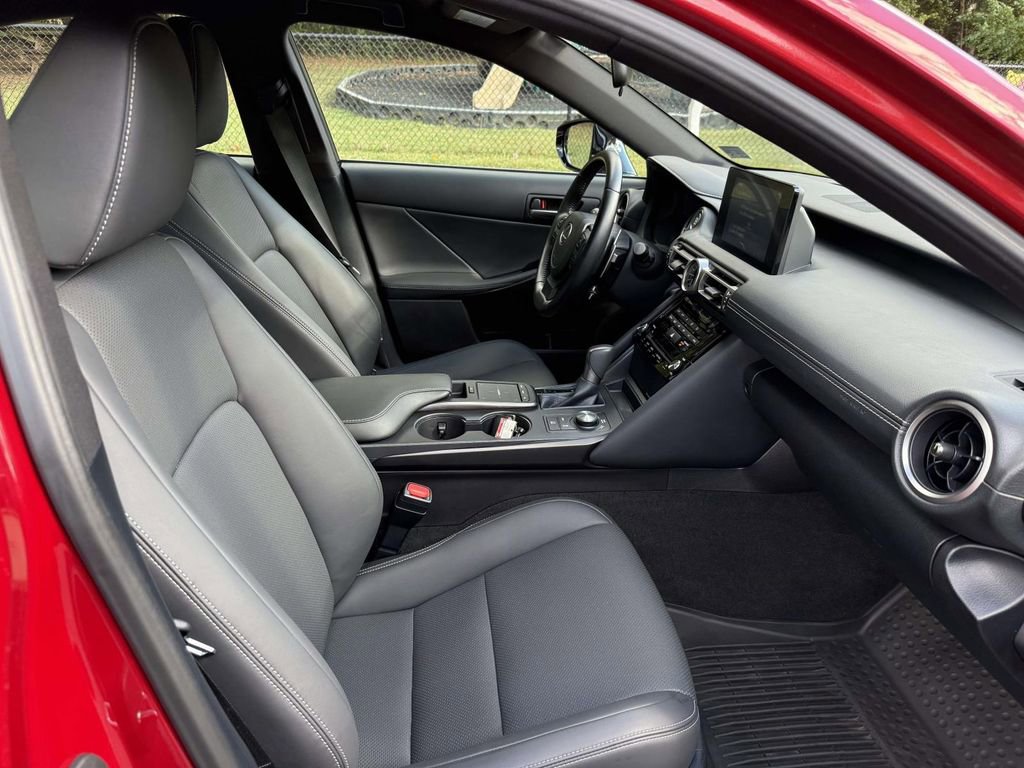 Used 2022 Lexus IS 300 AWD image 17