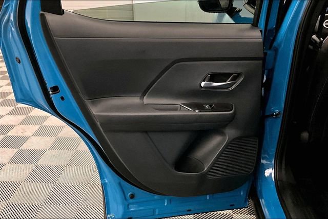 New 2026 Nissan Kicks SR w/ Cold Weather Package image 31