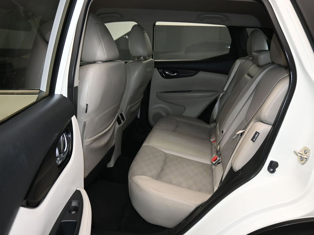 Used 2022 Nissan Rogue Sport SV w/ Technology Package image 29