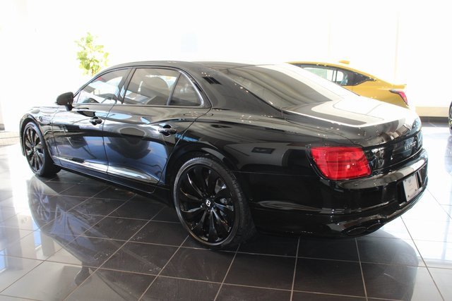 Used 2022 Bentley Flying Spur V8 image 2