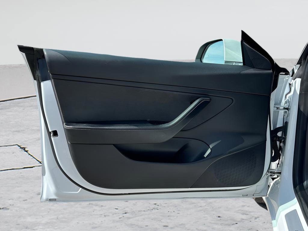 Used 2018 Tesla Model 3 Mid Range image 16