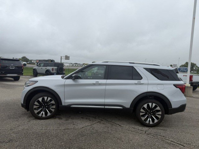 Certified 2026 Ford Explorer Platinum w/ LUX Leather Package AWD/4WD image 6