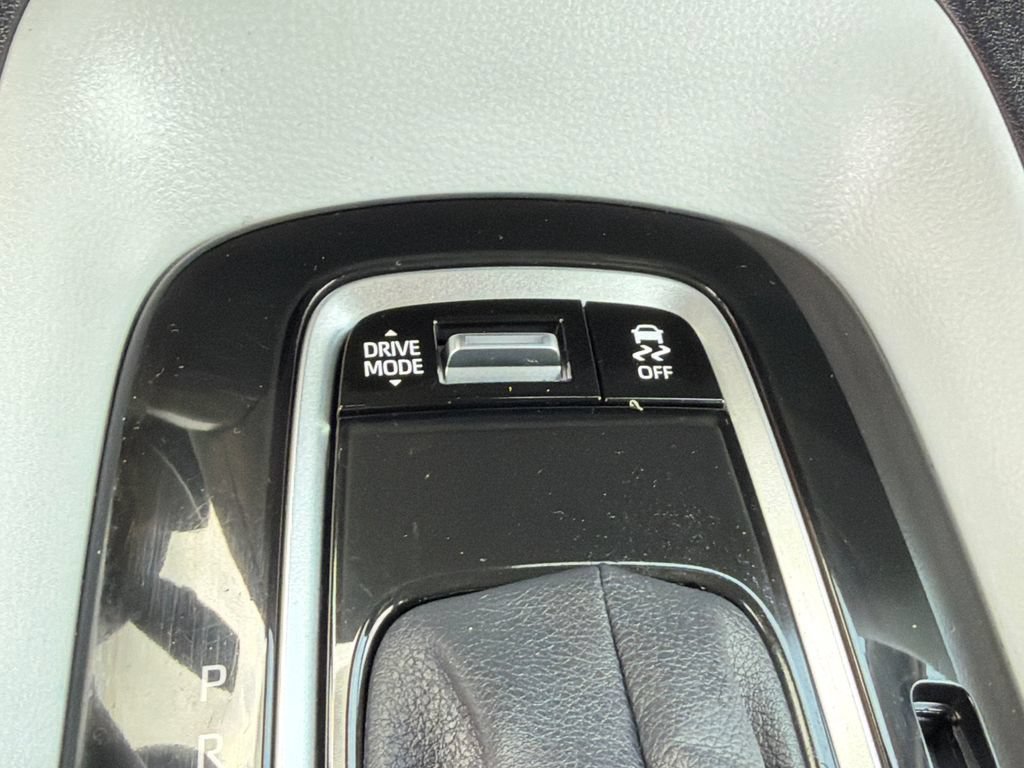 Used 2025 Toyota Corolla SE w/ SE Premium Package FWD image 34