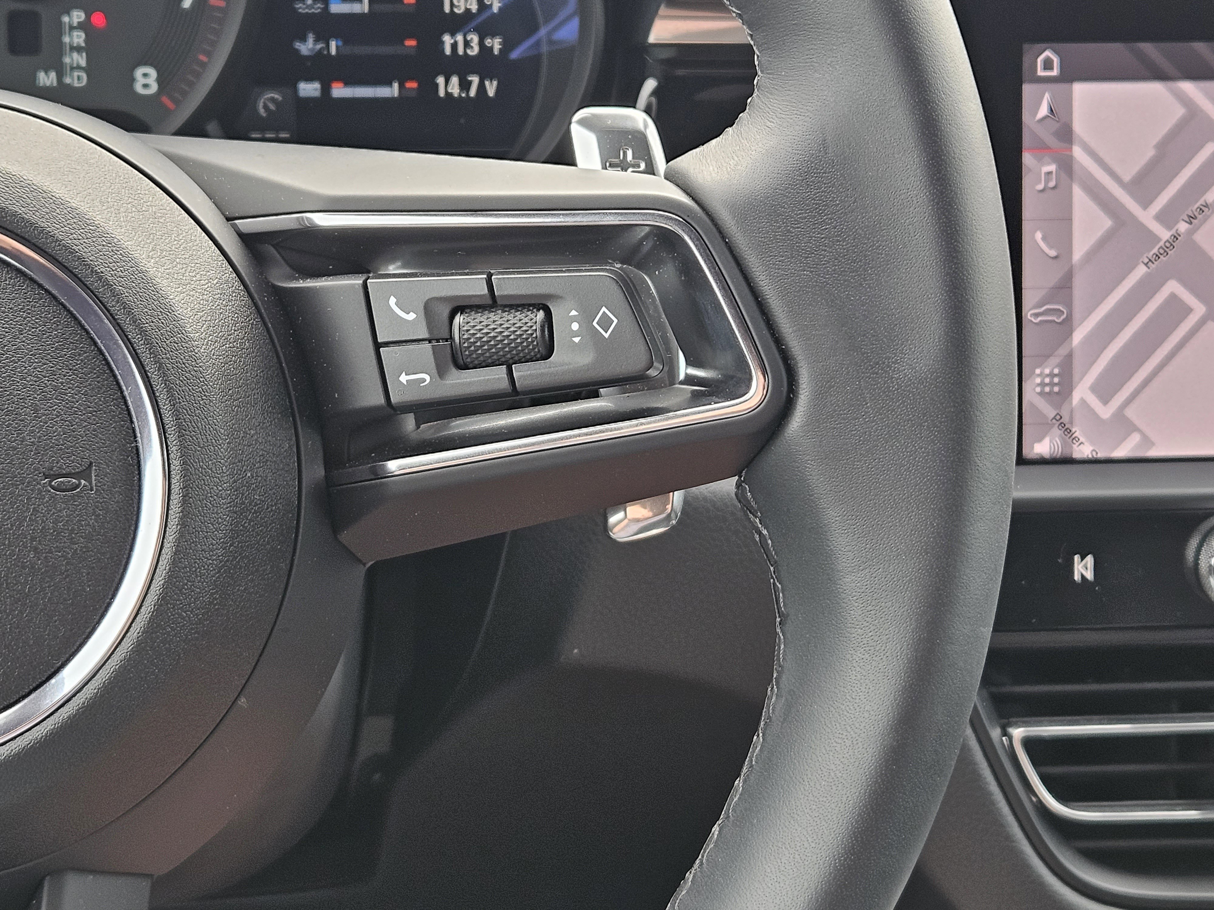 Certified 2025 Porsche Macan image 27